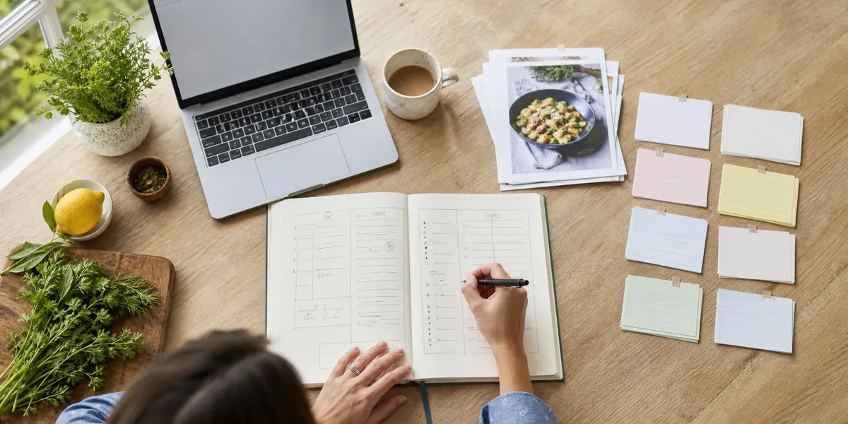 How to Outline a Cookbook: The Blueprint Method (2026) 📝